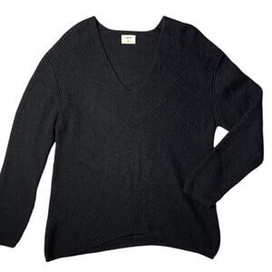 Wilfred Aritzia 100% Merino Wool V-Neck Sweater Black, Size M